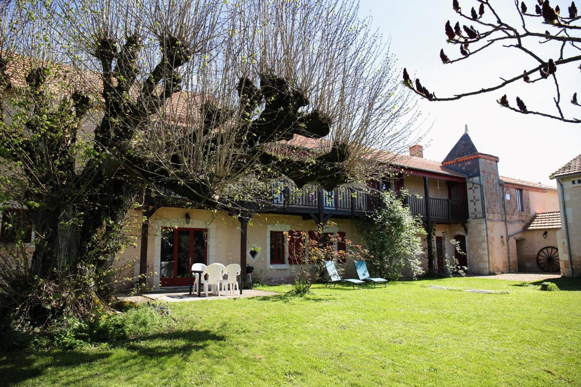 Au Repos Des Elfes Braye-sous-Faye Exterior foto